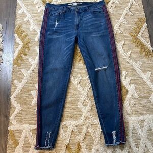 DISTRESSED Skinny Jeans